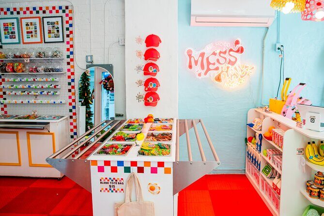 Build Your Own Trucker Hat Experience in Savannah - The Setting and Atmosphere