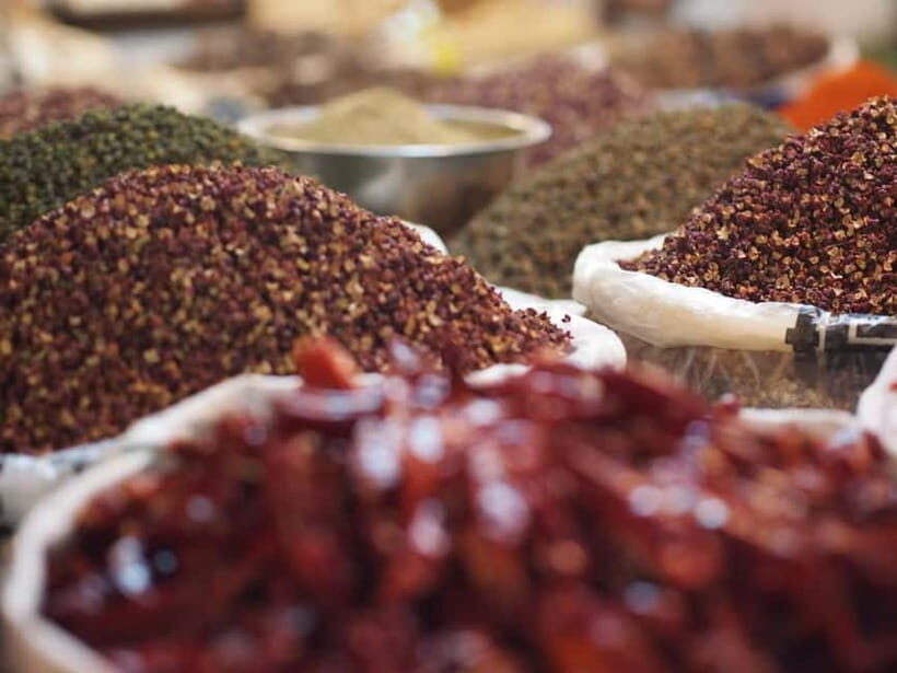 Chongqing: Half-Day Cultural Immersion with Cooking Class - Starting the Day: A Local Breakfast and Meeting Your Guide