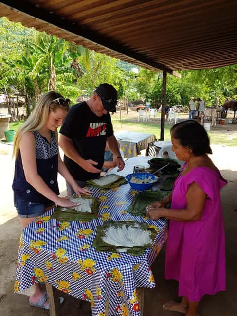 Cooking classes in Puerto Escondido (Learn how to cook Mole de Oaxaca).